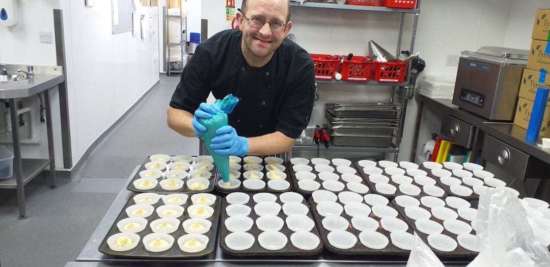 Filling cup cakes